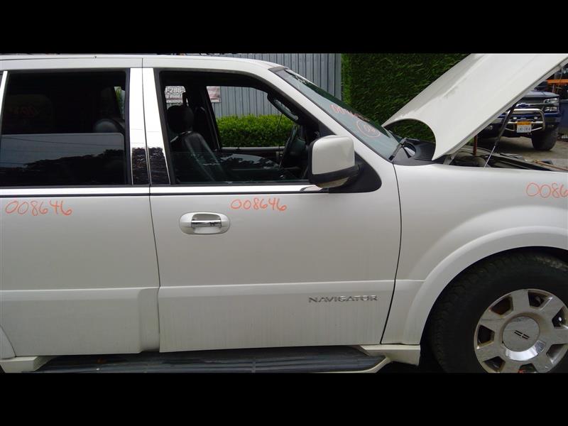 2006 LINCOLN NAVIGATOR  03-06 (electric) R. Door Assembly Front
