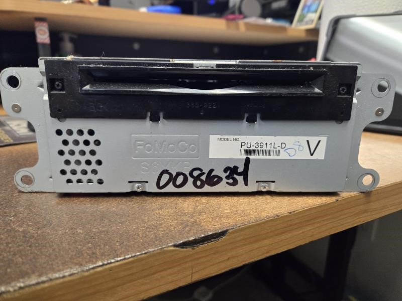 2015 FORD EXPLORER 15 Receiver AM-FM-CD-MP3-High Definition ID