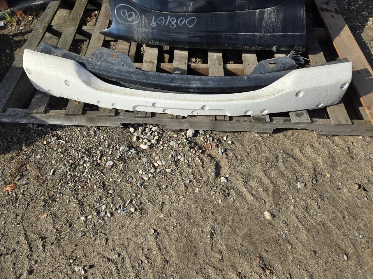 2000 GMC YUKON  99-00 Denali Bumper Reinforcement Front