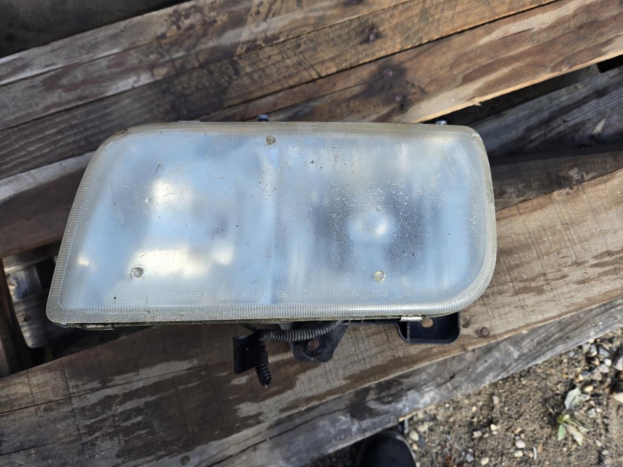 2000 GMC YUKON  99-00 Denali L. Headlight Assembly