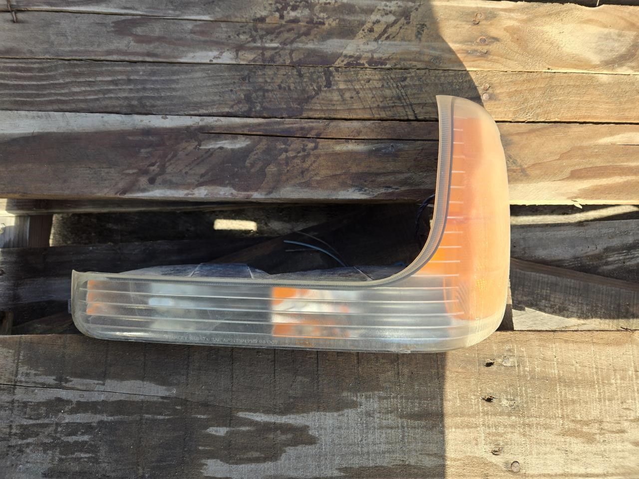 2000 GMC YUKON  99 Park Lamp-Turn Signal; (below Headlamps) Composite Headlamps Denali L. Front Lamp