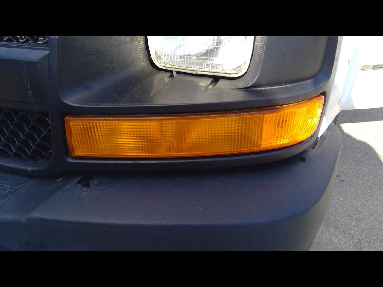 2006 CHEVROLET EXPRESS 2500 VAN  18-21 (park Lamp-turn Signal) (below Headlamps) L. Front Lamp