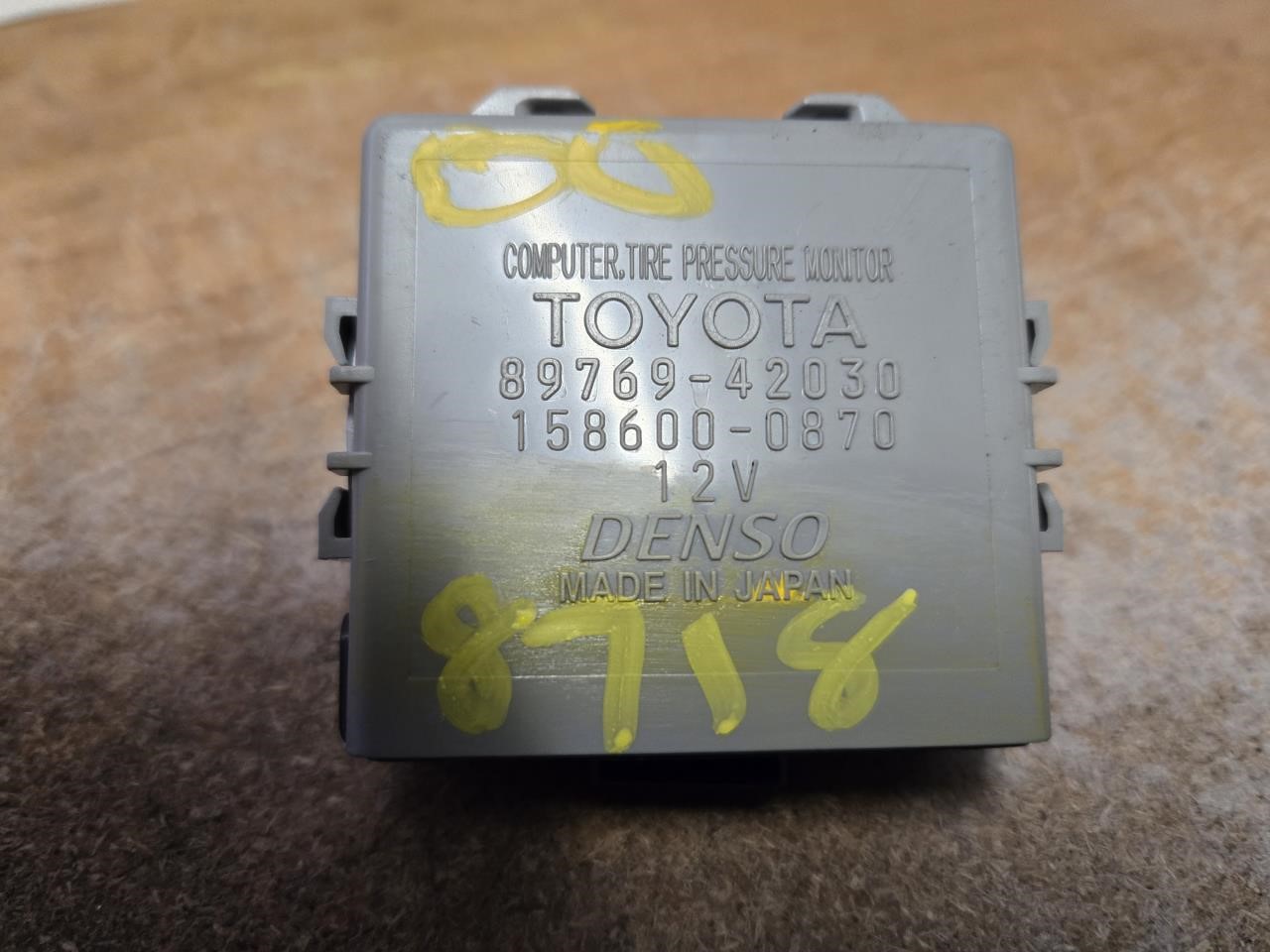 TOYOTA RAV4 2012 Suspension (gasoline), (TPMS), (RH dash), 6 cylinder, exc. Sport model Chassis Control Module