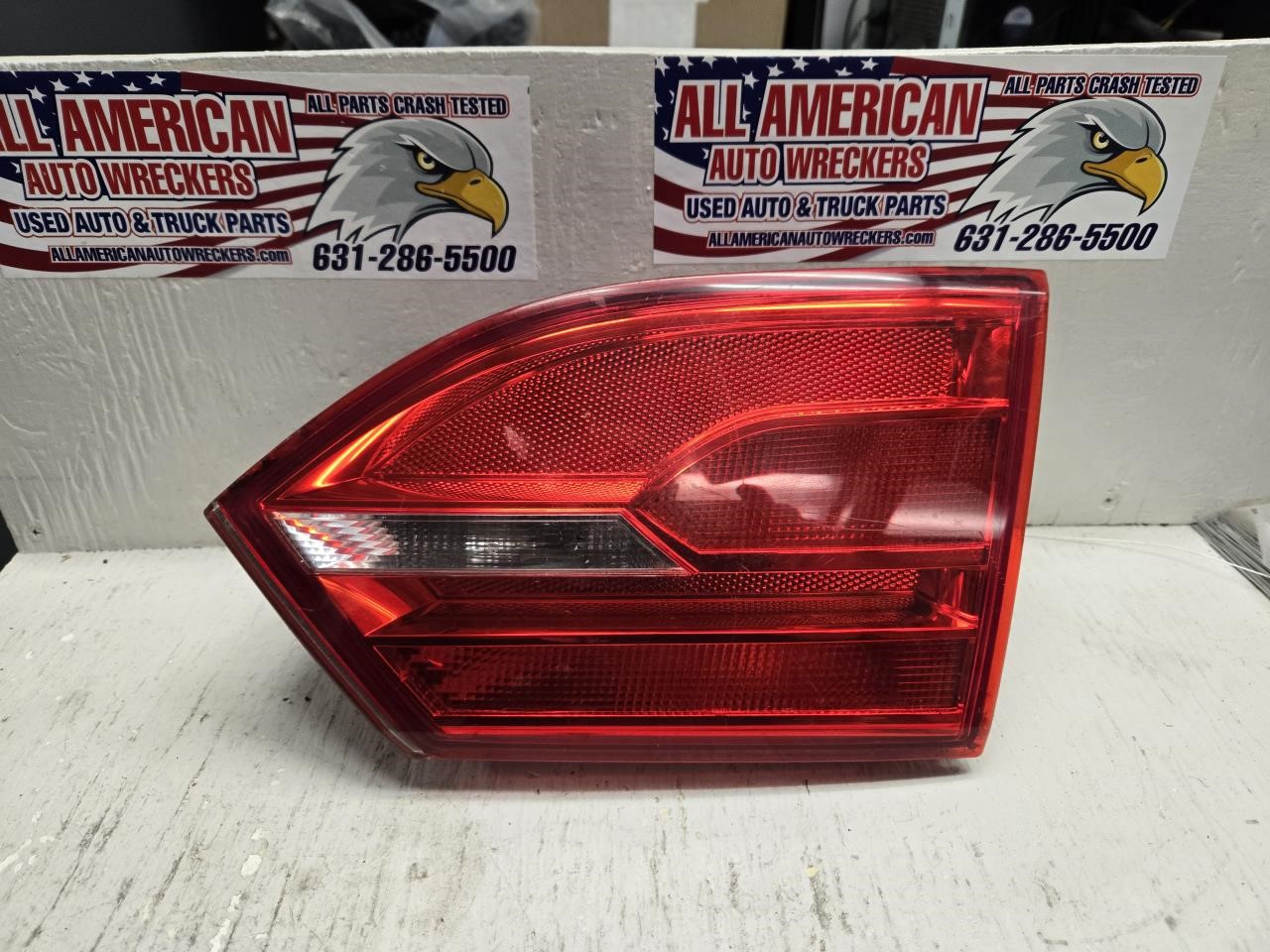 VOLKSWAGEN JETTA GLI 2015-2016 (LED), lid mounted, R. Taillight