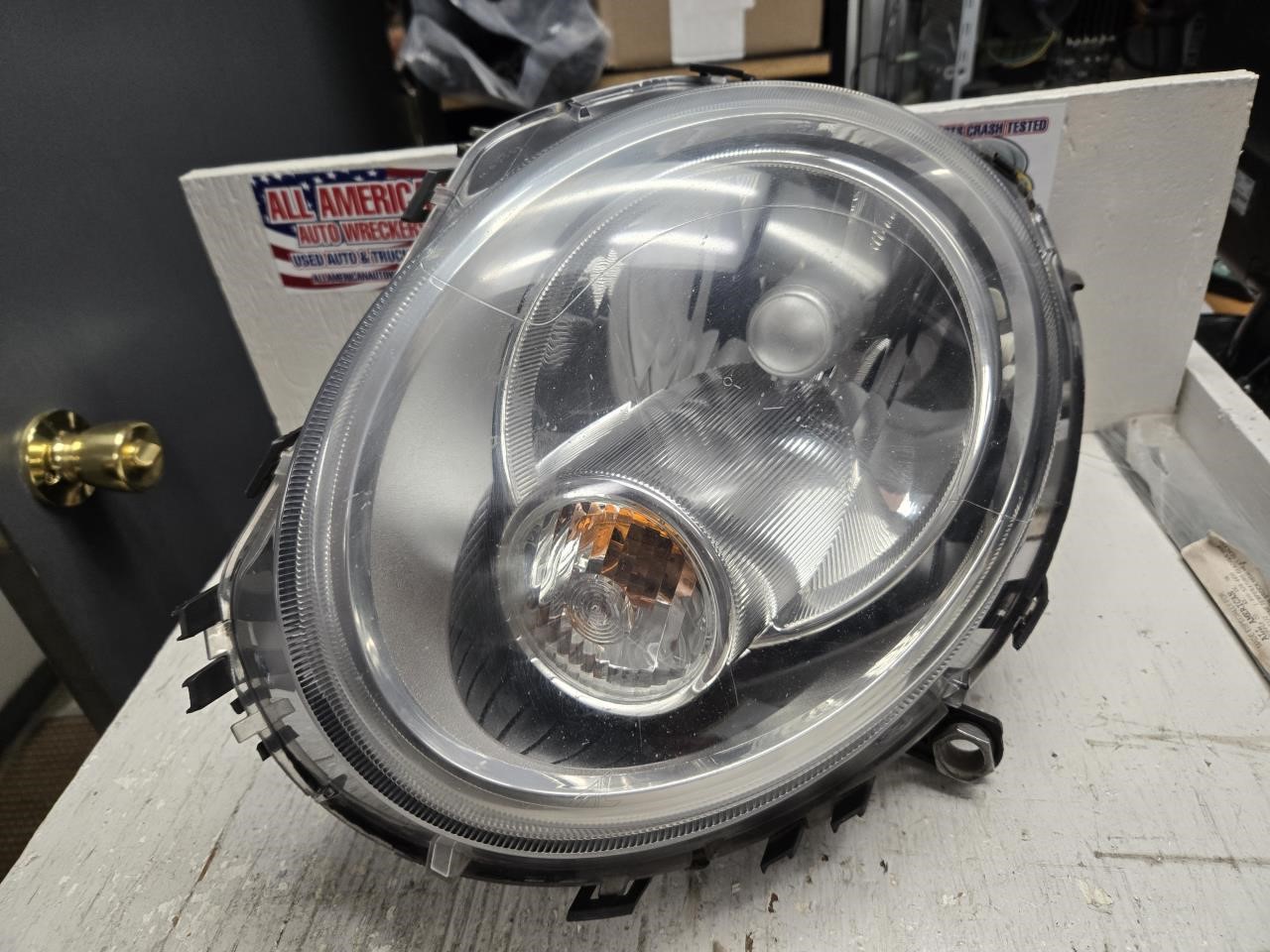 2013 MINI MINI COOPER  14-15 Cpe Halogen Yellow Turn Indicator L. Headlight Assembly