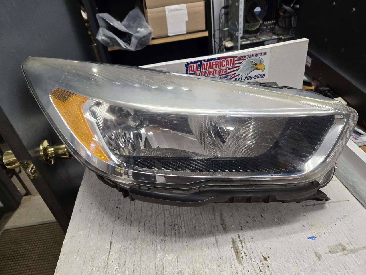 2017 FORD ESCAPE  18-19 Halogen Reflector (w/o LED Accent) Chrome Bezel R. Headlight Assembly
