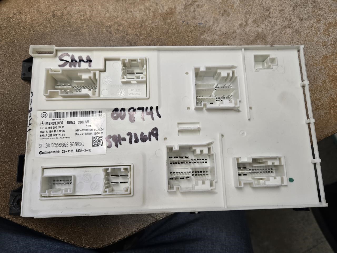 2014 MERCEDES-BENZ MERCEDES GL-CLASS  16 166 Type Lamp; GL63 RH Side Dash Bi-xenon Headlamps Chassis Control Module