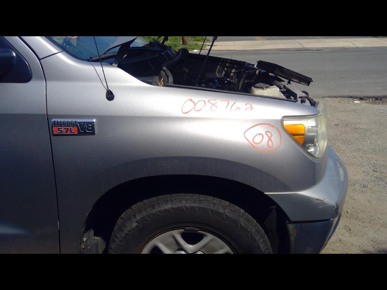 TOYOTA TUNDRA 2007-2013 R. Fender