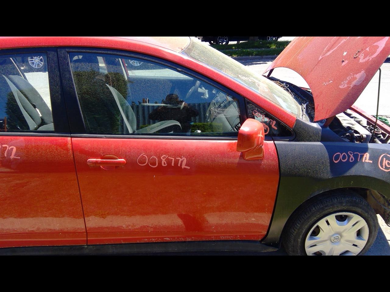 2010 NISSAN VERSA  12 Htbk Electric R. Door Assembly Front