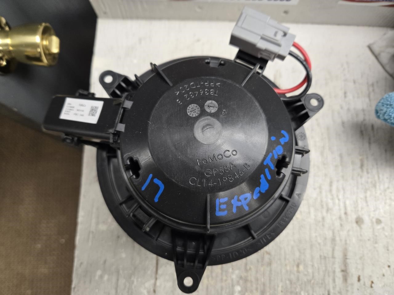 2017 FORD EXPEDITION  10-17 Front Blower Motor