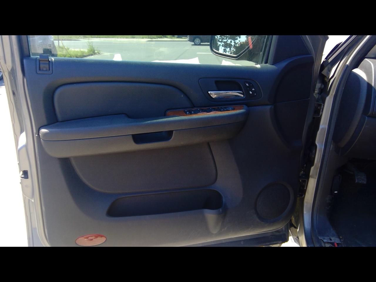 2007 GMC YUKON Trim Panel Front Door