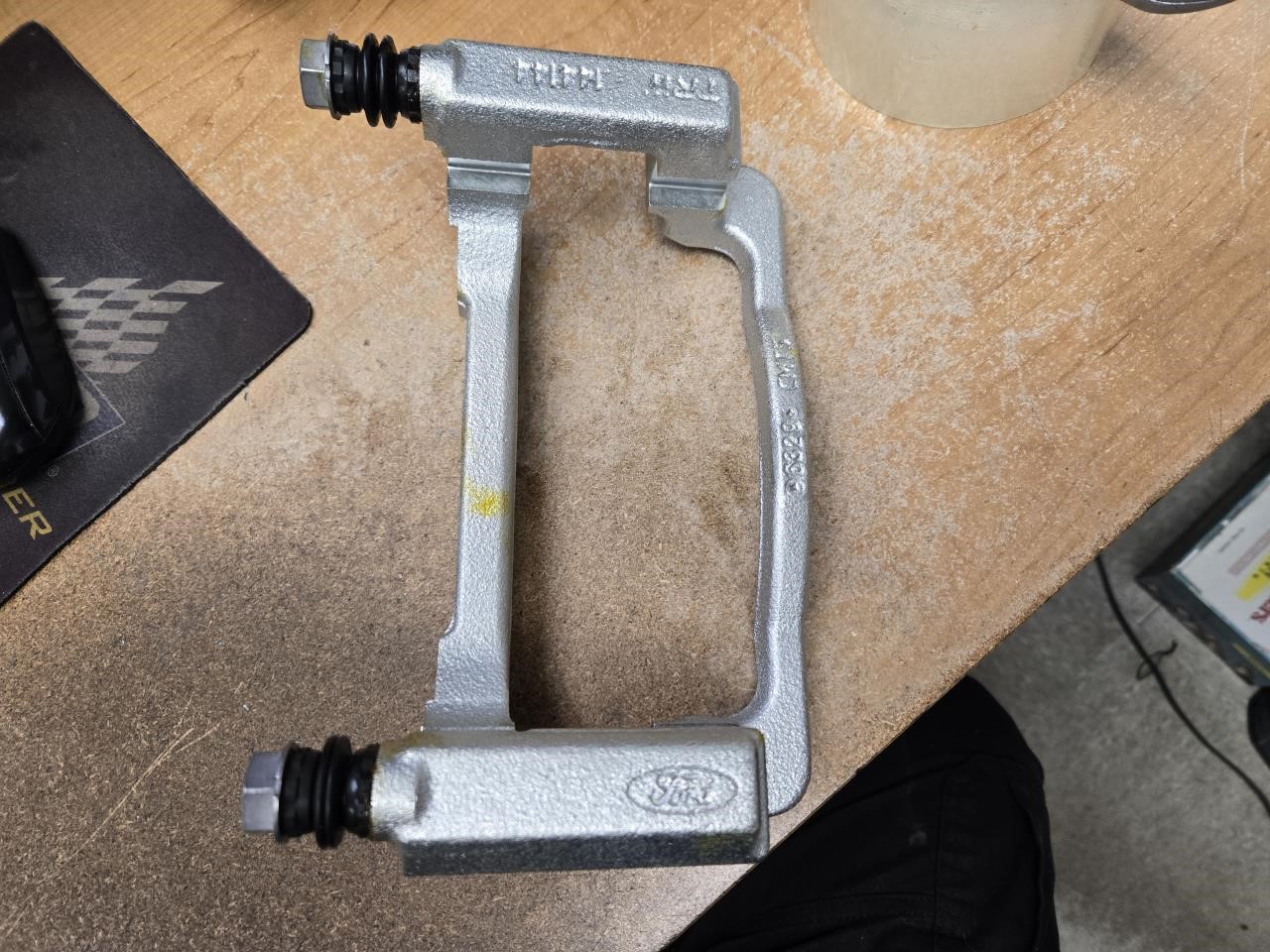 2010 FORD FORD F250SD PICKUP  08-12 Rear; (SRW) R. Caliper