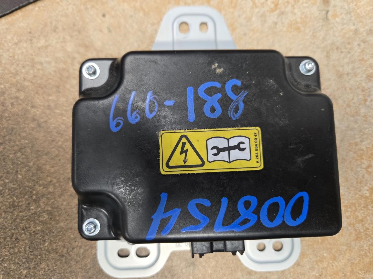 2014 MERCEDES-BENZ MERCEDES GL-CLASS  13-16 166 Type; GL63 Converter Inverter Charger