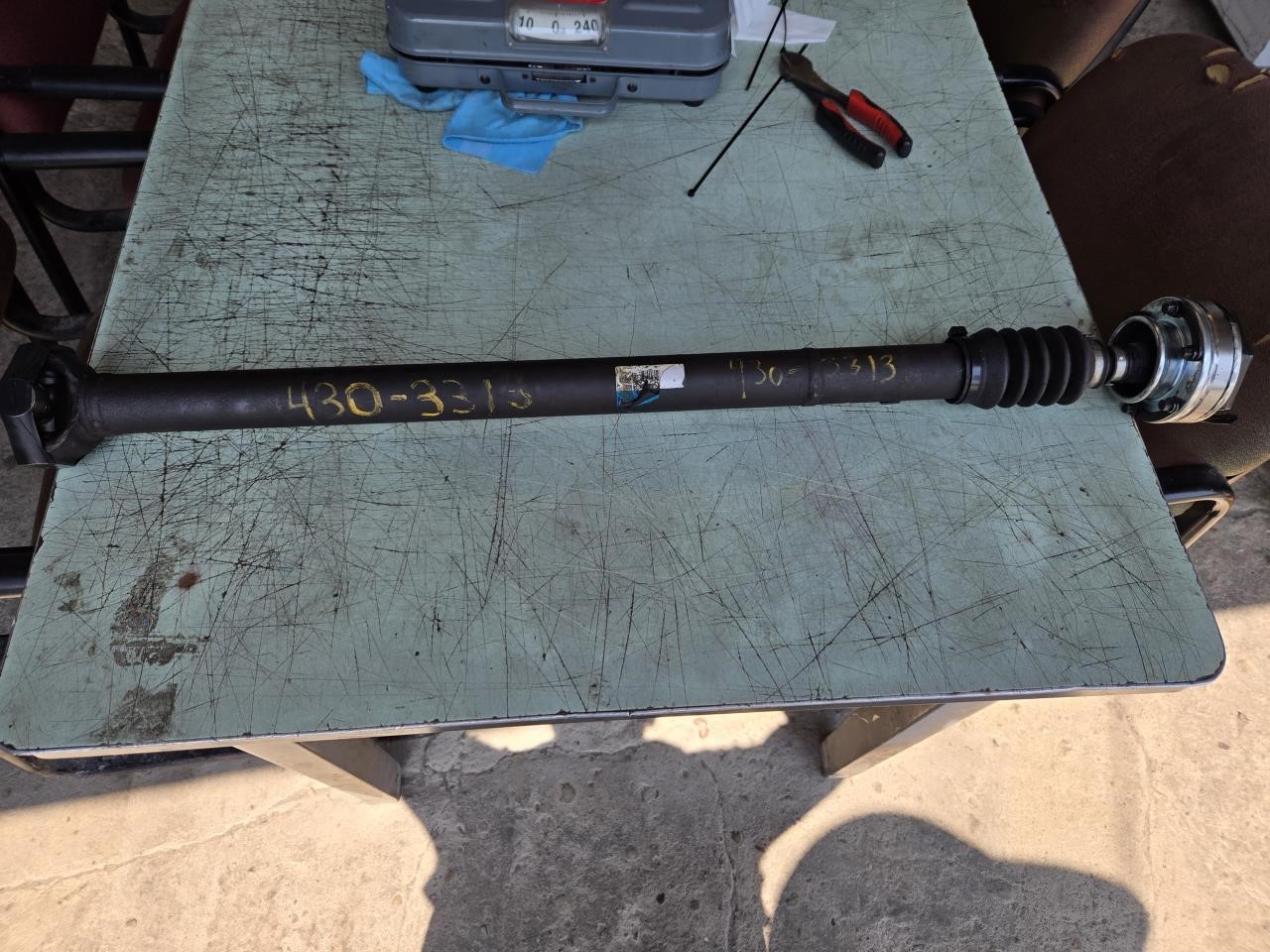 2004 JEEP GRAND CHEROKEE  99-04 4.0L Front U Joint Rear Constant Velocity Joint Drive Shaft Front