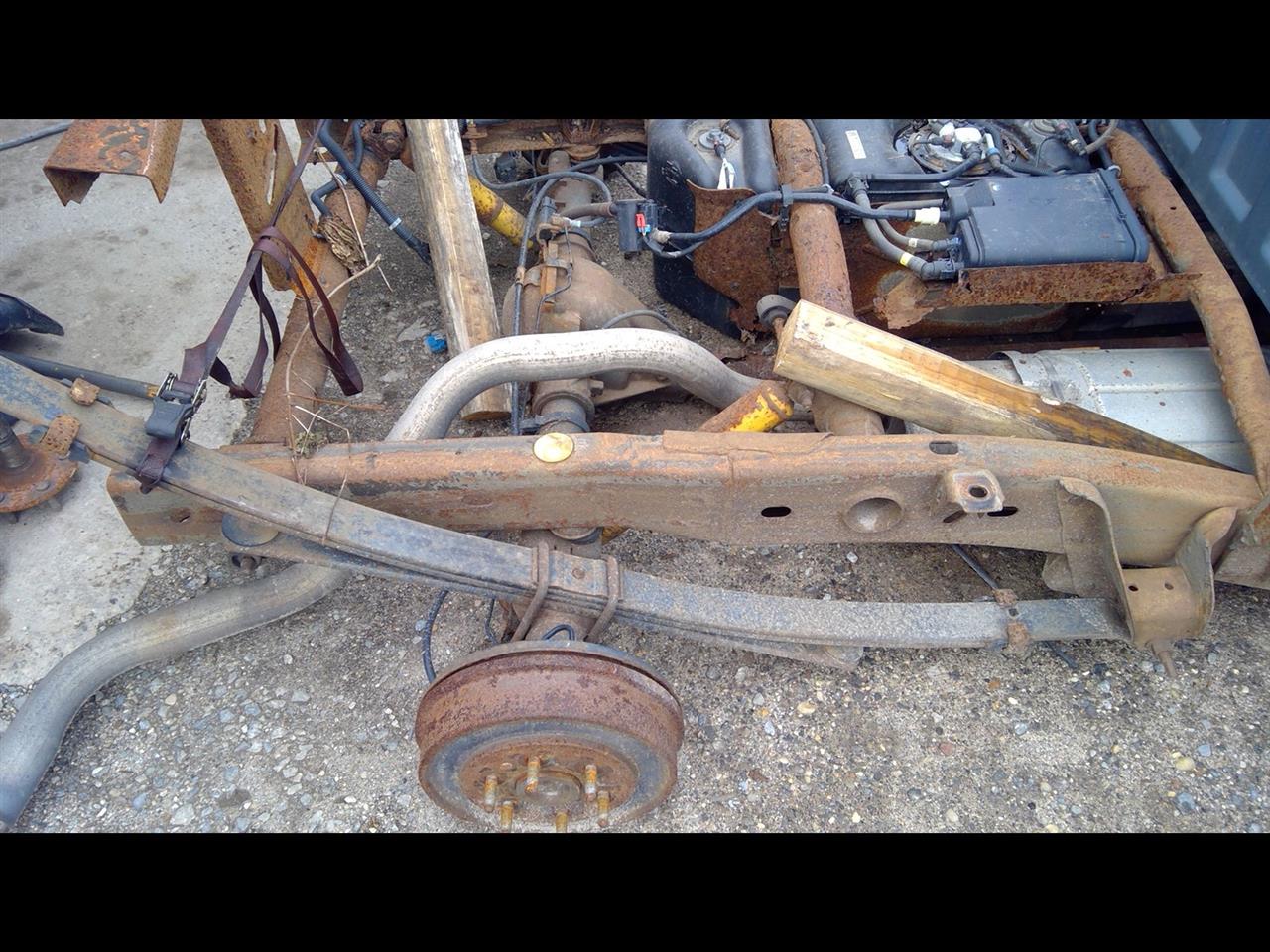 2007 CHEVROLET SILVERADO 1500 PICKUP  07 Classic Style Regular Cab 3.23 Ratio (opt GU5) Drum Rear Brakes Opt JF7 Axle Assembly Rear