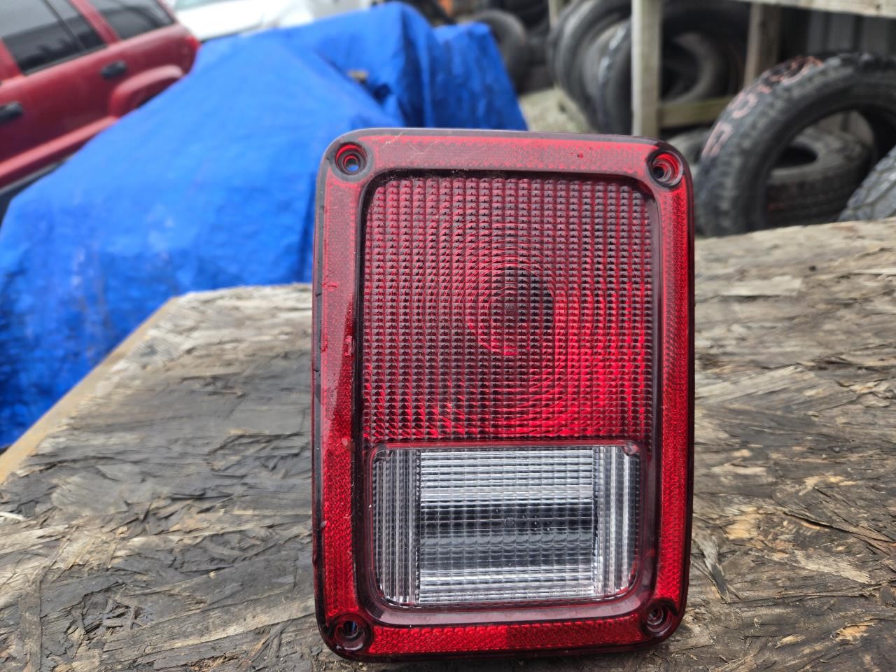2017 JEEP WRANGLER  18 VIN W (6th Digit JK Body) L. Taillight