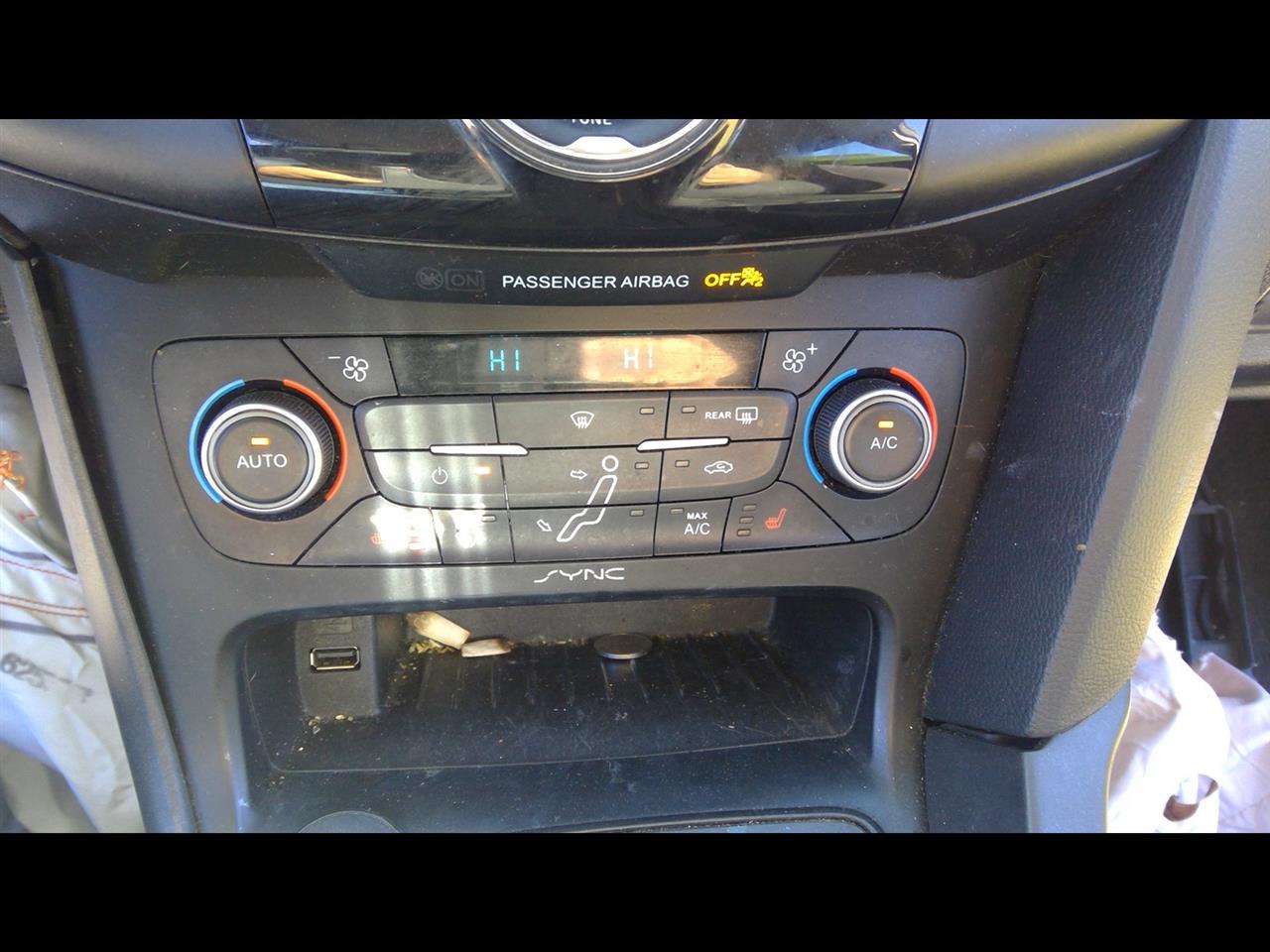 2018 FORD FOCUS  RS 16-18 (automatic Temperature Control Dual Zone) W/heated Front Seats Temperature Control