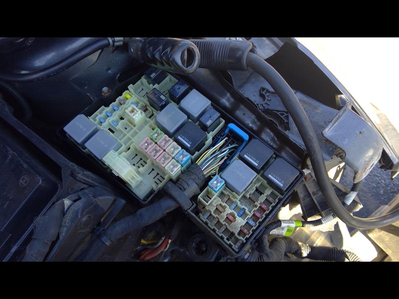 2018 FORD FOCUS  17-18 Gasoline 2.0L W/o Turbo; (VIN 2 8th Digit) Fuse Box Engine