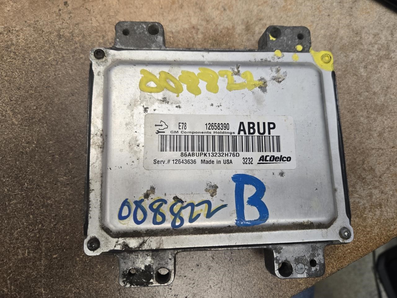 2014 CHEVROLET SILVERADO 2500 PICKUP  12-16 Electronic Control Module; (LH Front Engine Compartment) 6.0L Engine Control Module