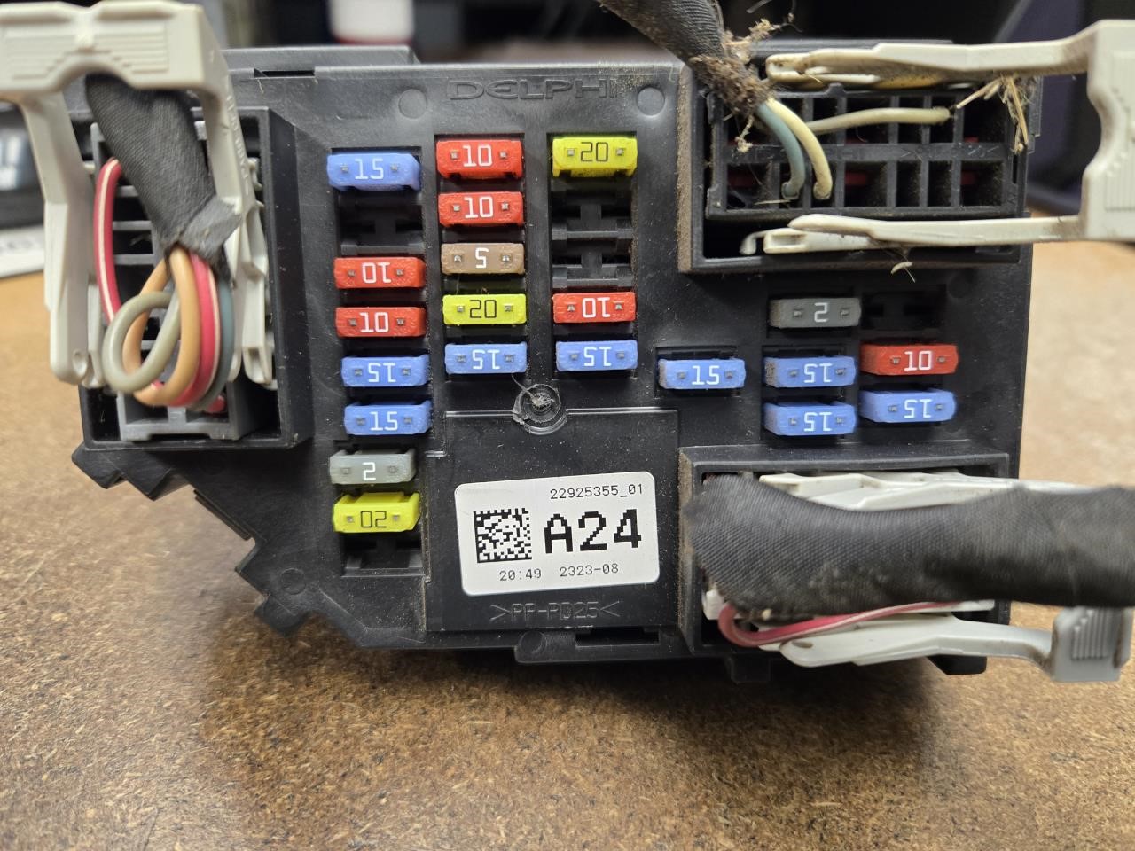 2014 CHEVROLET SILVERADO 2500 PICKUP FUSE BOX CABIN