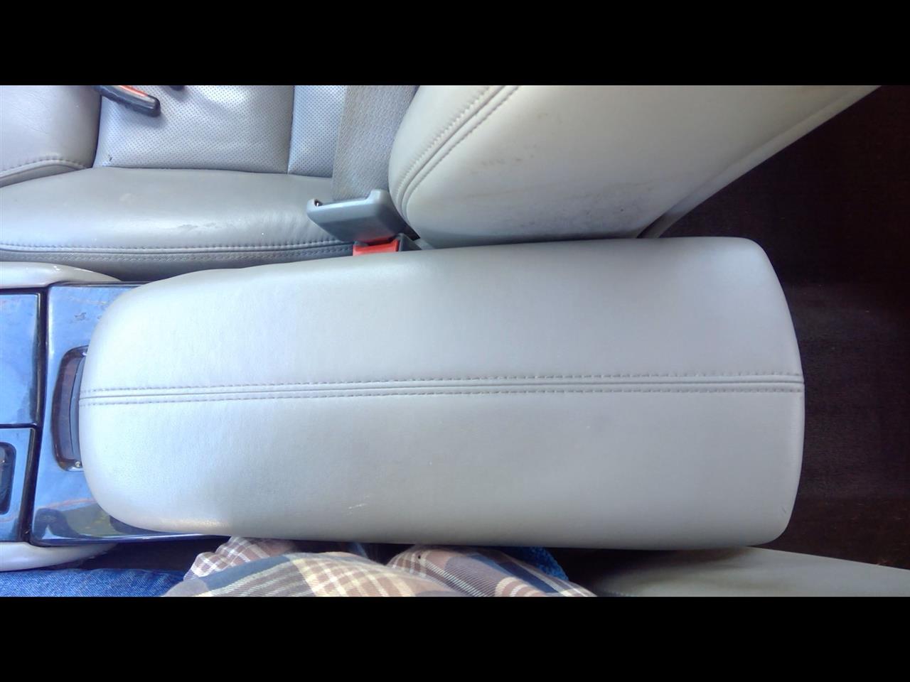 2013 CADILLAC XTS  13 Floor Dual Zone Climate Control (opt CJ2) W/heated Rear Seat (opt KA6) Console Front