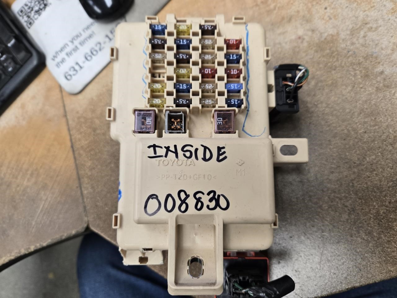 2001 TOYOTA SEQUOIA FUSE BOX CABIN