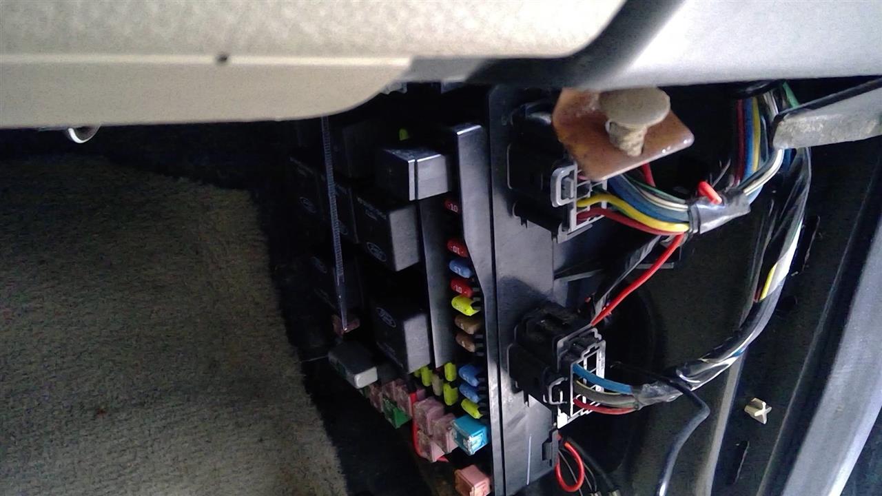 2005 FORD FORD F150 PICKUP  05 (RH Kick Panel) ID 5L3T-14A067-AA Fuse Box Engine