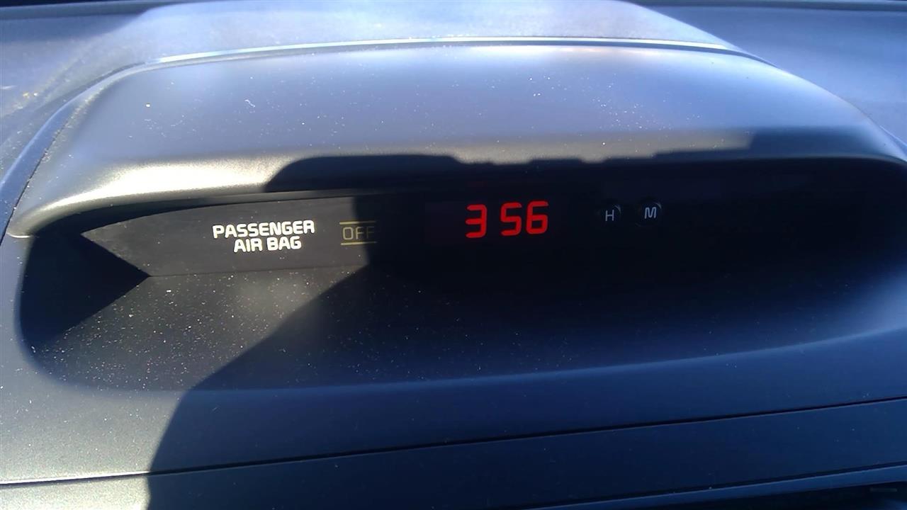 2015 KIA SORENTO Clock