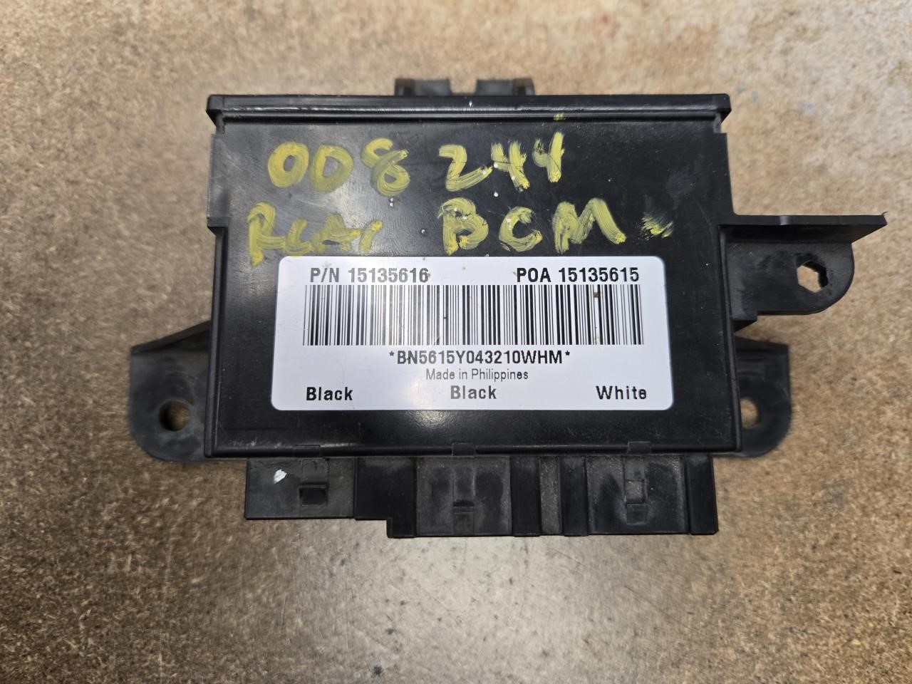 2005 CHEVROLET TRAILBLAZER  EXT 06 Body Control (BCM); Rear (in Lftbk) W/o Keyless Entry; ID 15852165 Chassis Control Module