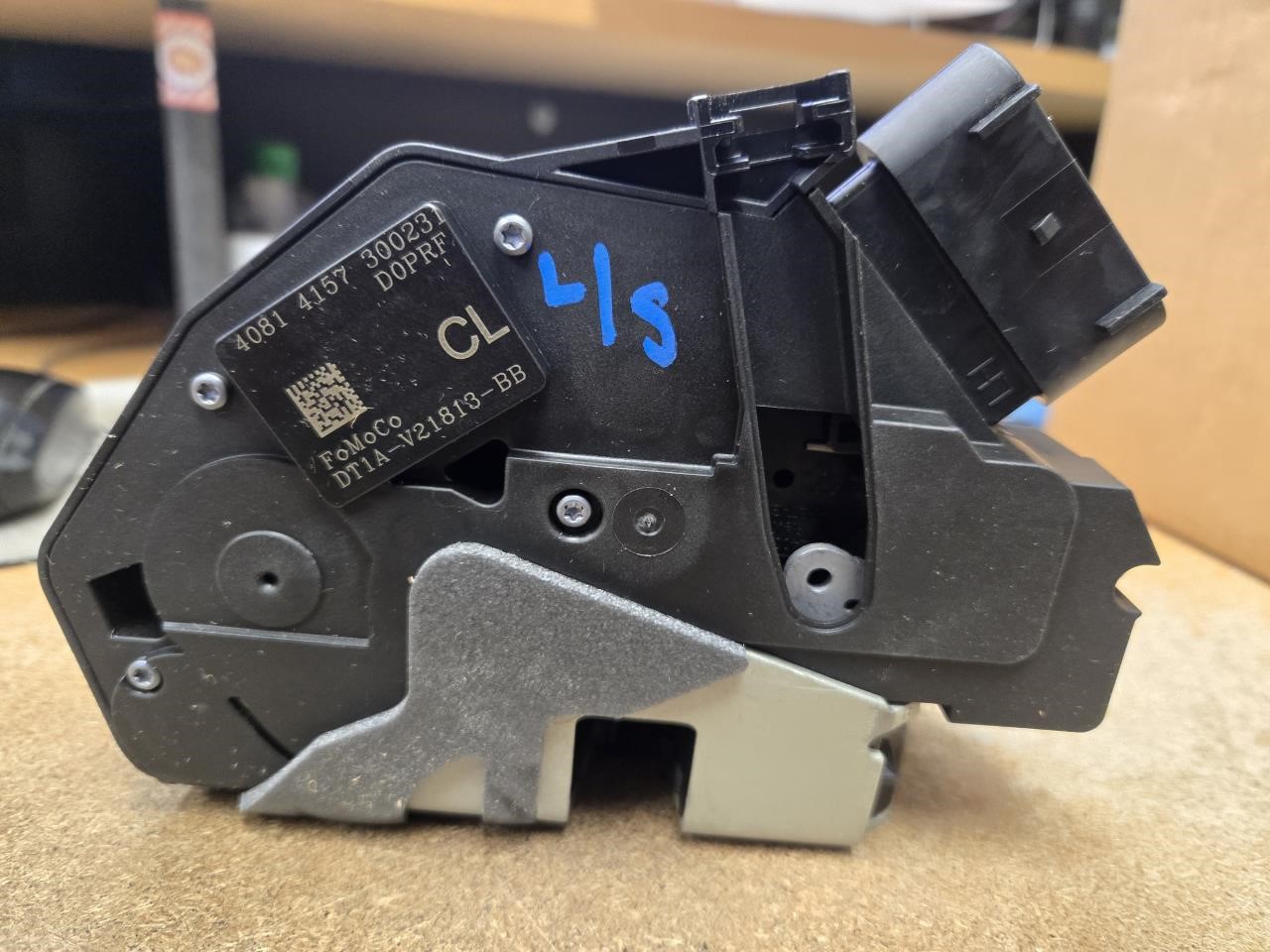 2018 FORD TRANSIT CONNECT Keys Latches Locks