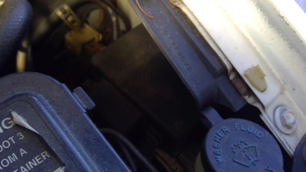 1999 CHEVROLET EXPRESS 3500 VAN Fuse Box Engine