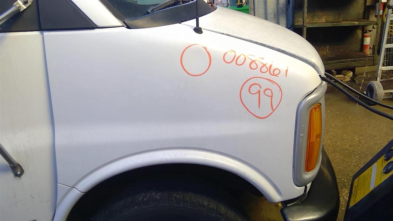 1999 CHEVROLET EXPRESS 3500 VAN  96-02 R. Fender