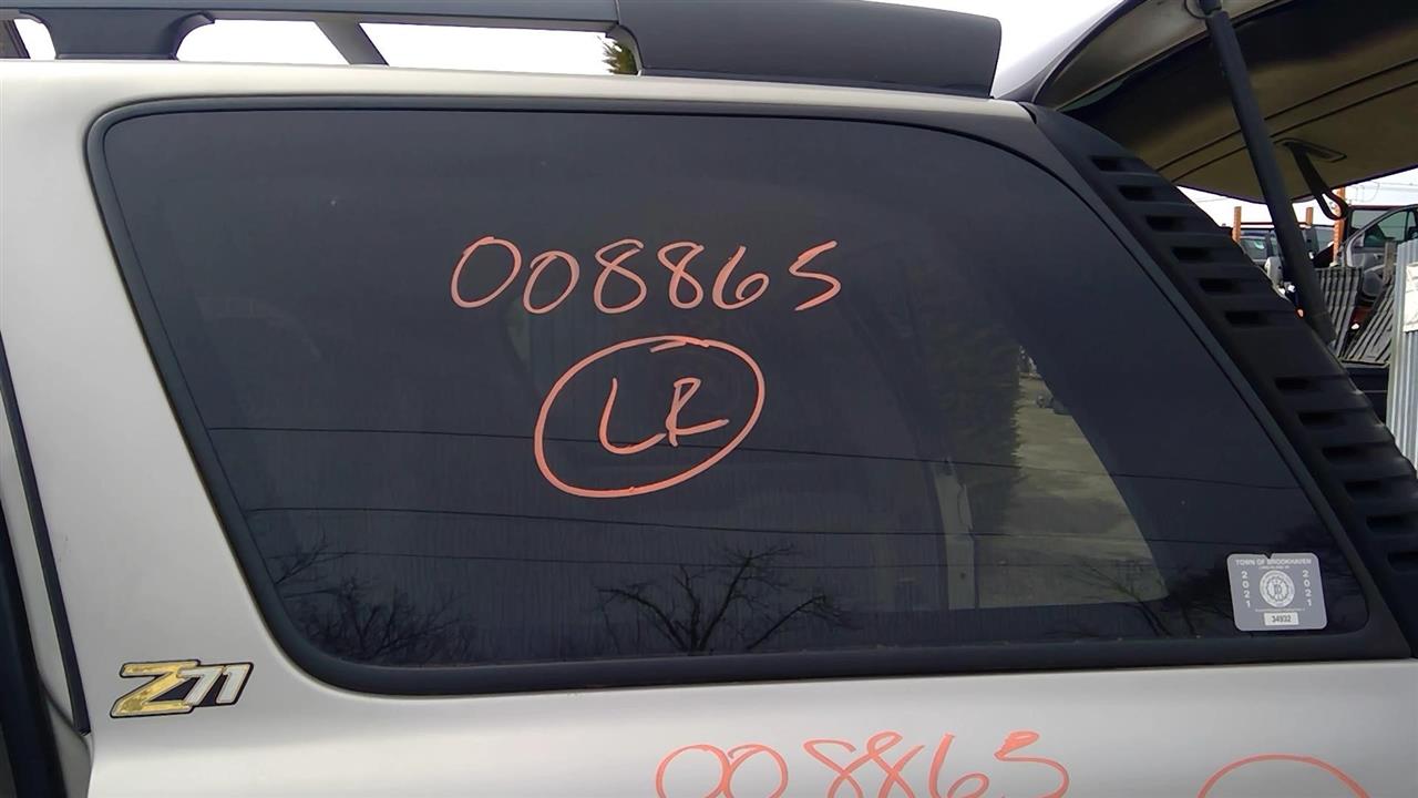 2004 CHEVROLET TAHOE  03-06 W/privacy Tint L. Quarter Glass