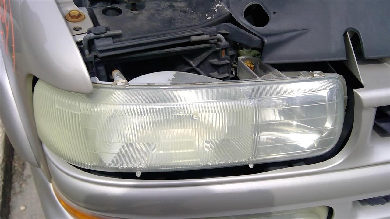 2004 CHEVROLET TAHOE  01-06 R. Headlight Assembly