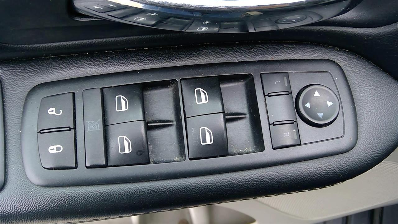 2015 CHRYSLER CHRYSLER (RWD) Front Door Switch