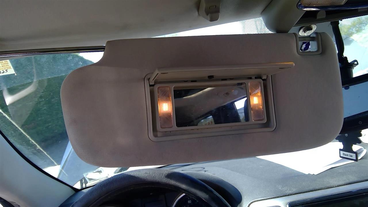 2013 JEEP GRAND CHEROKEE  13 W/illumination L. Sun Visor