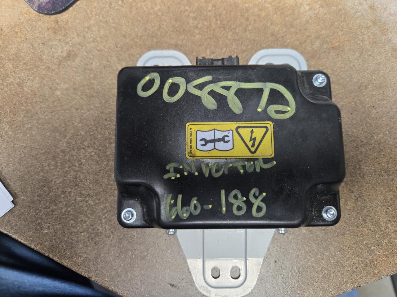 2014 MERCEDES-BENZ MERCEDES GL-CLASS  13-16 166 Type; GL63 Converter Inverter Charger