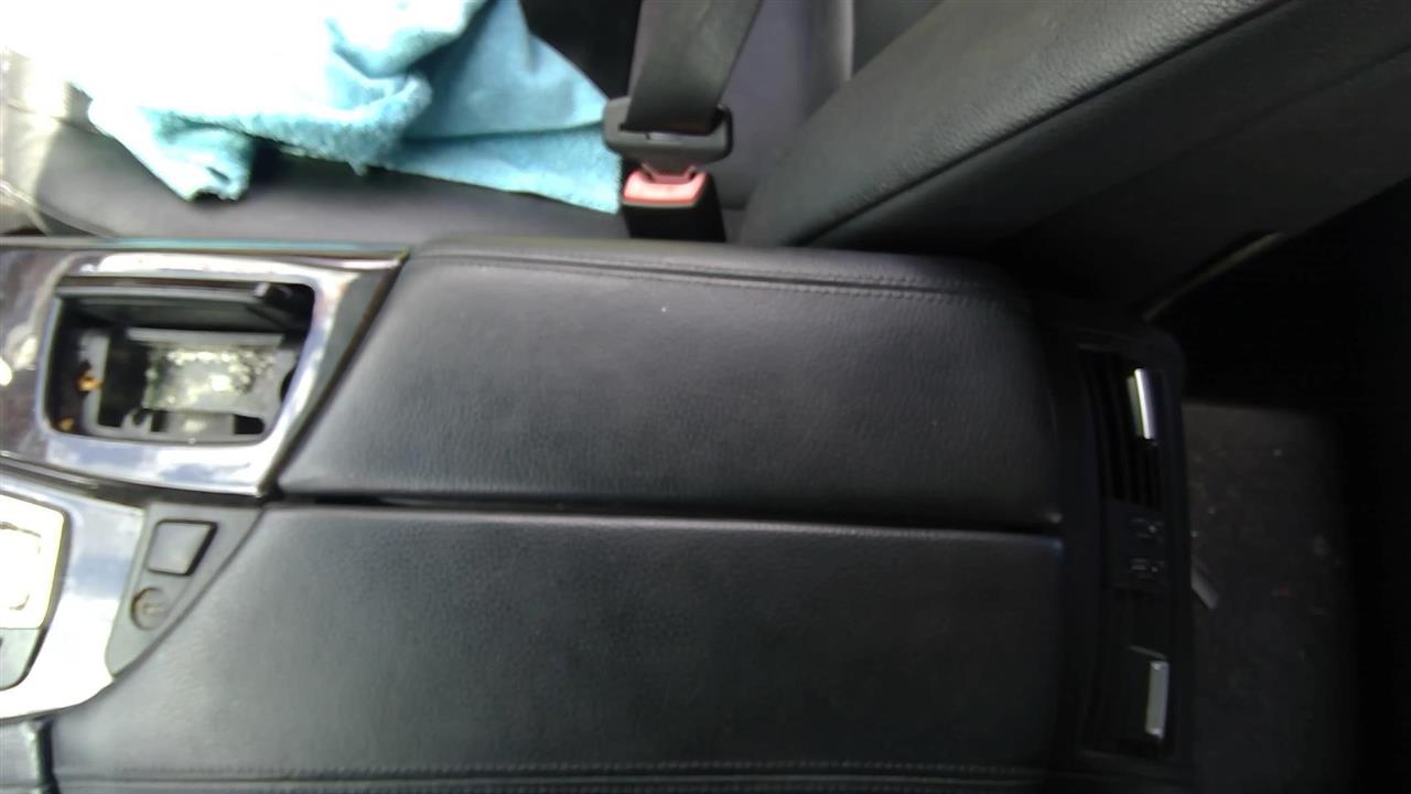 2011 BMW 535I Console Front