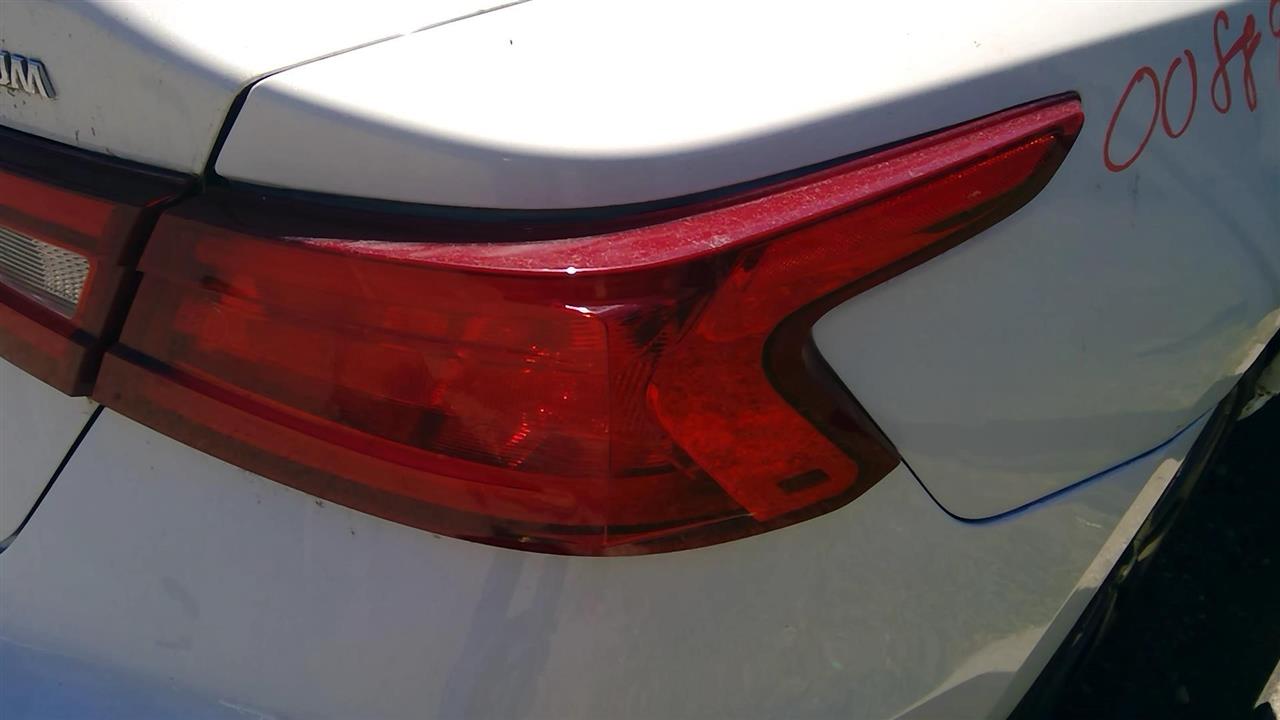 2017 DATSUN 810/MAXIMA Taillight