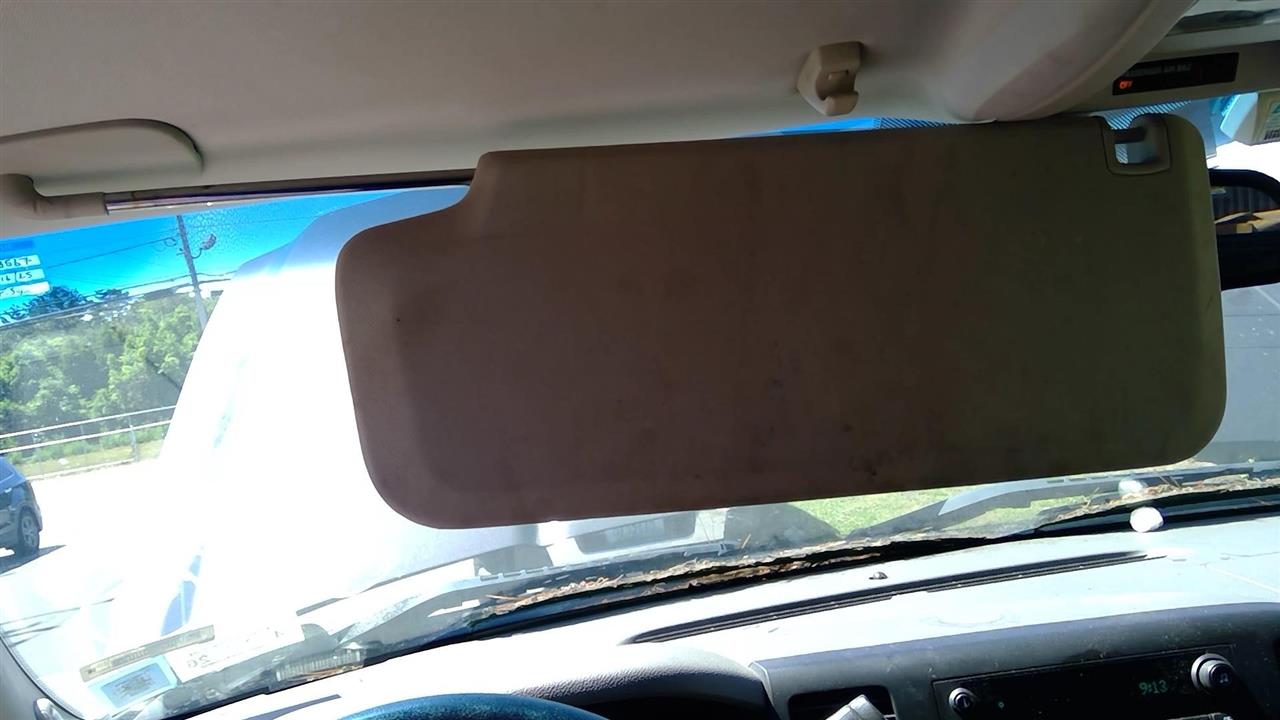GMC SIERRA 1500 PICKUP 2007 new style (smooth door skin), w/o illumination L. Sun Visor