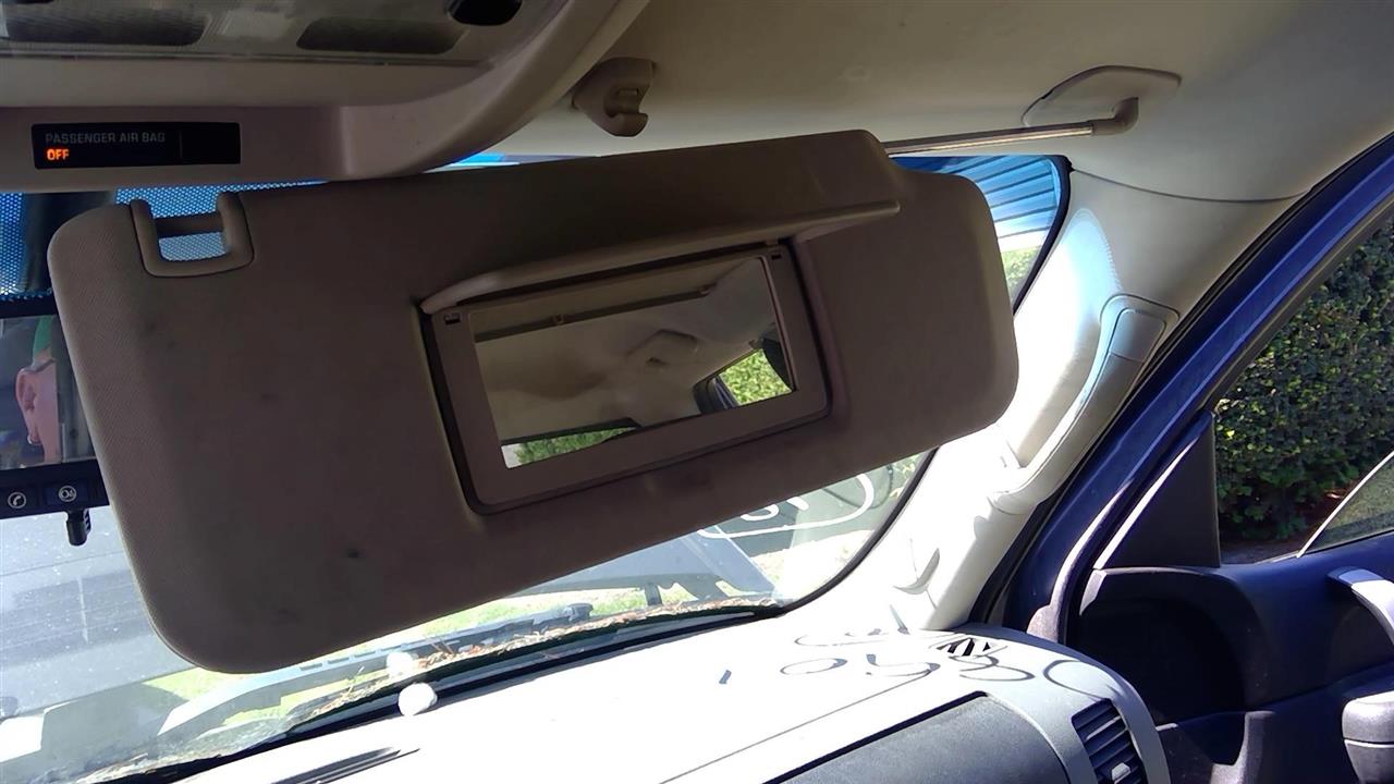 GMC SIERRA 1500 PICKUP 2007 new style (smooth door skin), w/o illumination R. Sun Visor