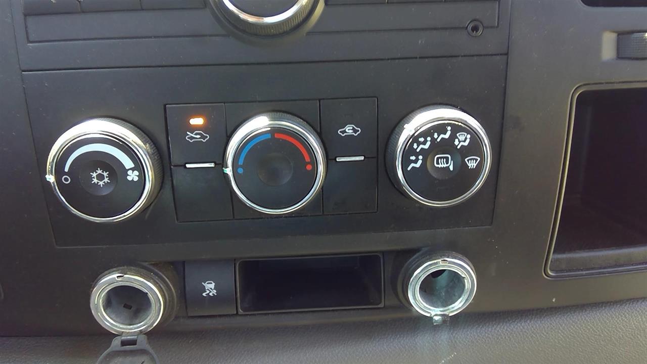 2010 CHEVROLET SILVERADO 1500 PICKUP  10-11 W/AC Manual Control (opt C67) W/o Rear Defrost; W/heated Mirror Switch Temperature Control