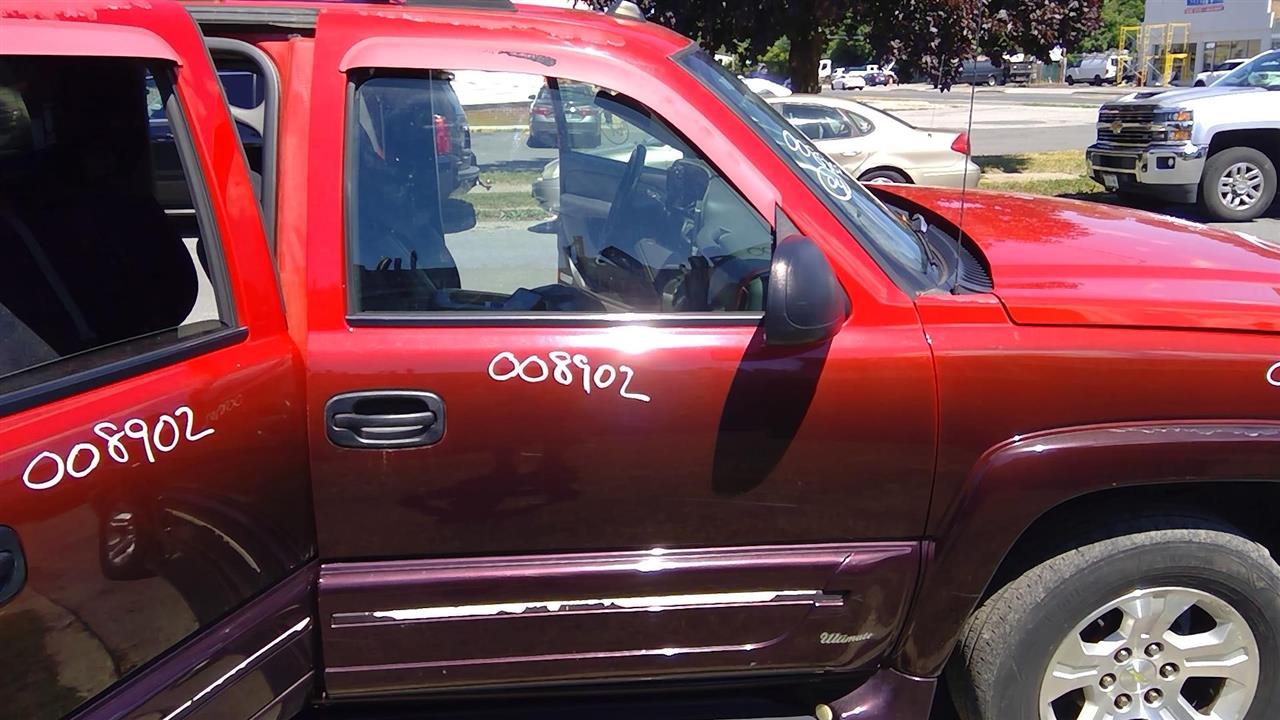2004 CHEVROLET AVALANCHE 1500  03-06 W/lower Body Cladding R. Door Assembly Front