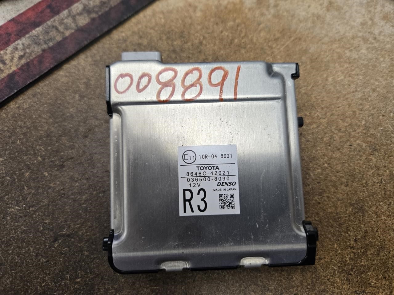 TOYOTA RAV4 2017-2018 front, camera, lane departure warning (windshield mounted) Camera Projector