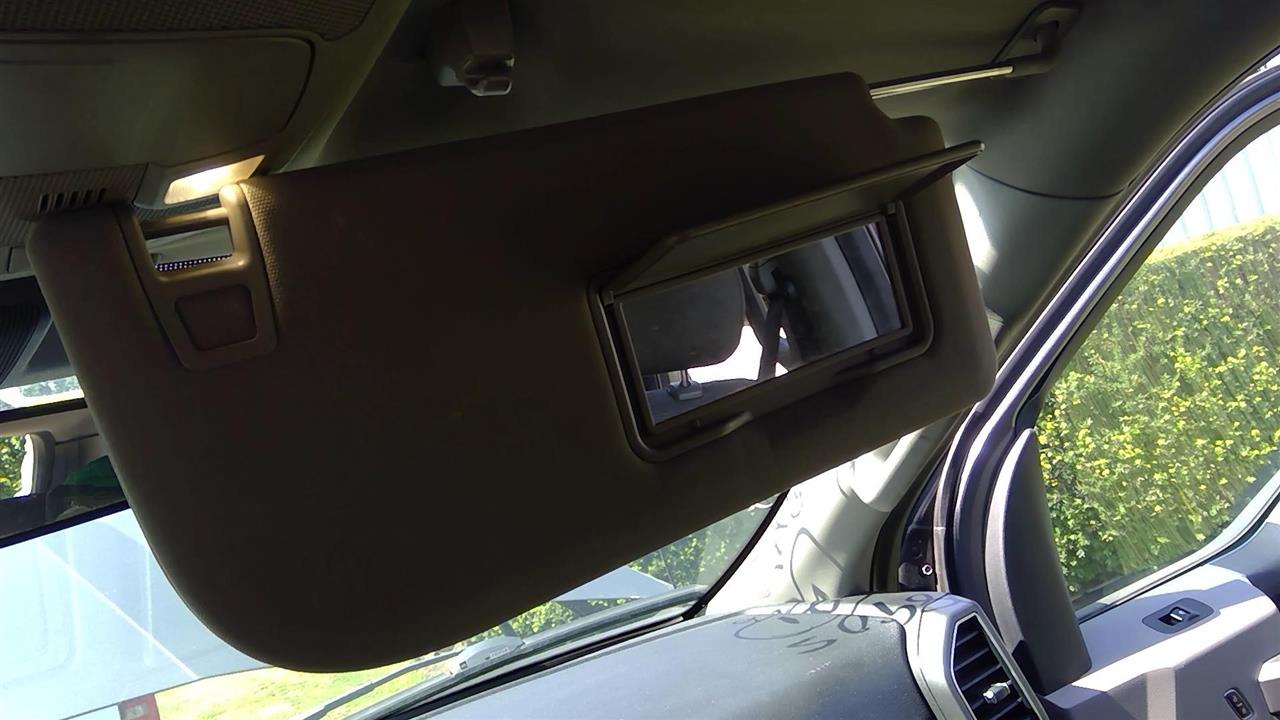 FORD F250SD PICKUP 17 Regular Cab, cloth, R. Sun Visor