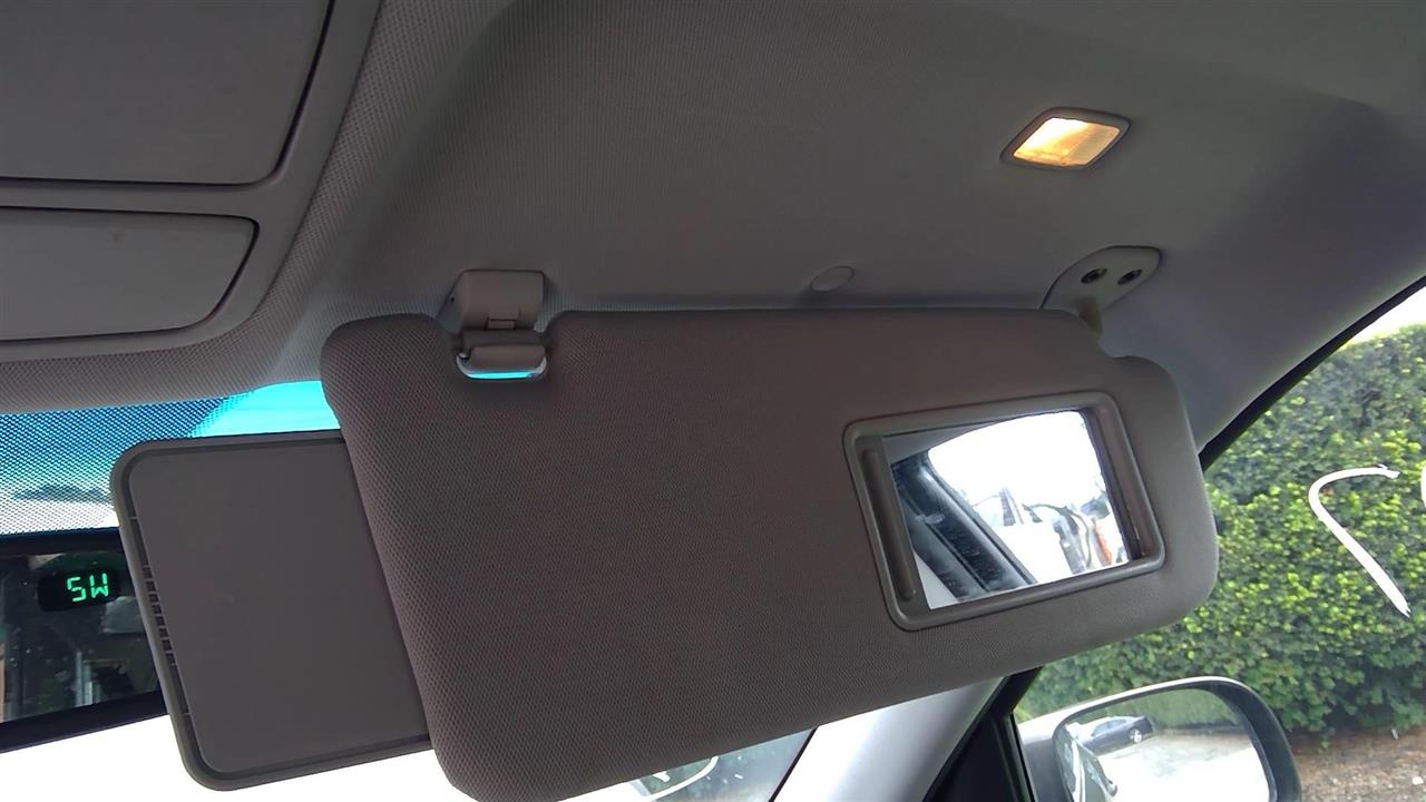 2011 HYUNDAI SANTA FE  10-12 (roof Illuminated) W/o Sunroof; R. Sun Visor