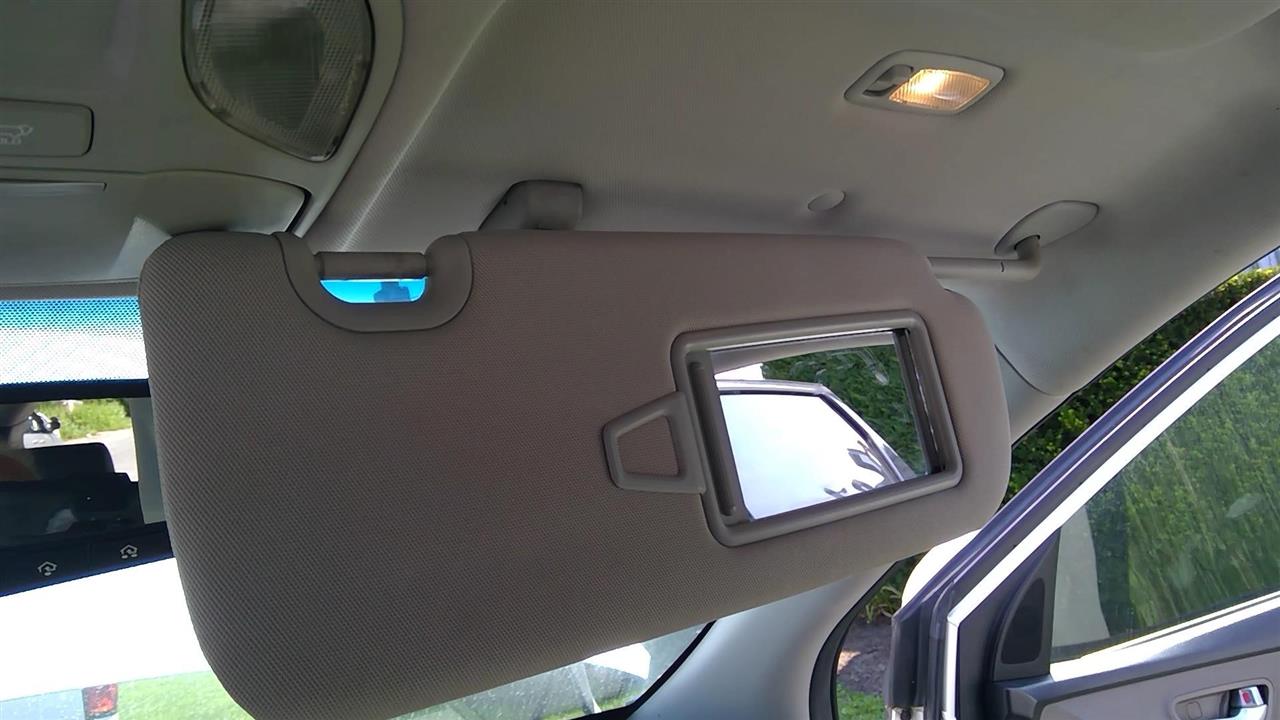 2017 HYUNDAI SANTA FE  19 (roof Illuminated) LWB W/o Sunroof; R. Sun Visor