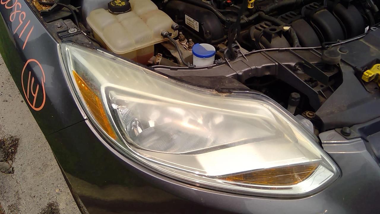 2014 FORD FOCUS  13-14 Halogen Aluminum Trim SE R. Headlight Assembly