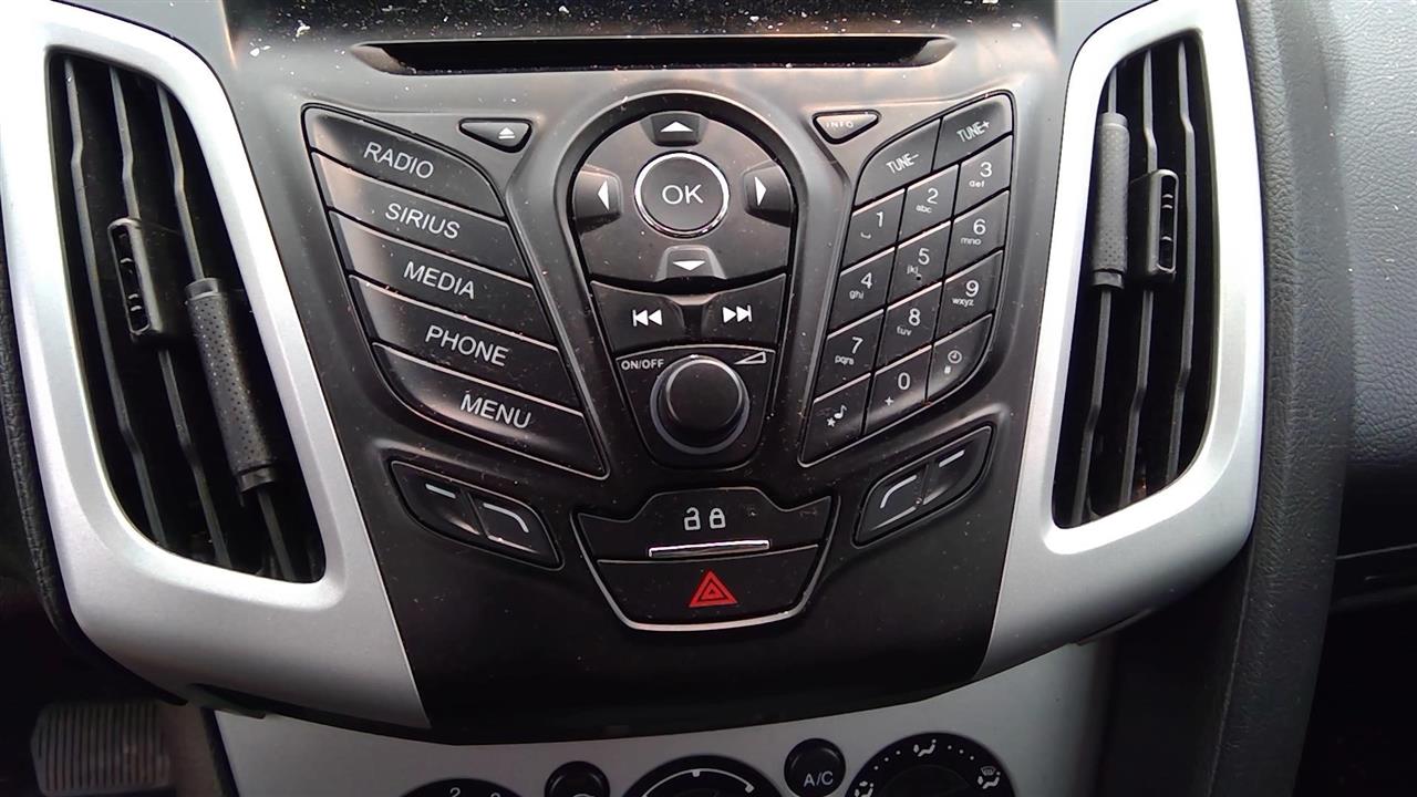 2014 FORD FOCUS  14 Control Panel W/o Navigation; W/voice Recognition (Sync) W/satellite (ID DM5T-18K811-KA) Radio Audio