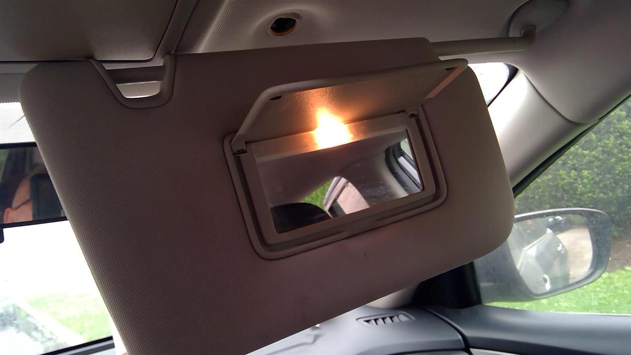NISSAN ROGUE 2014-2015 w/illumination, VIN 5 (1st digit, USA built), R. Sun Visor